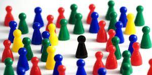 Sosyal Fobi hastalığına Psikiyatri Bölümü ve Psikoloji Bölümü bakar