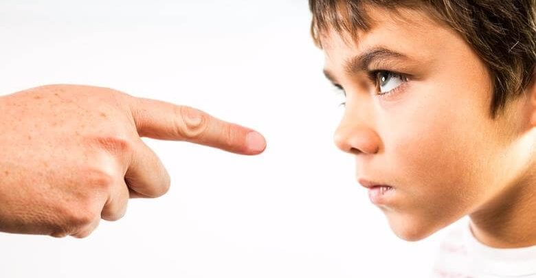 Çocukları Tehdit İle İkna Etme